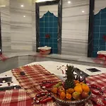 Maia Luxury & 4*