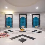 Maia Luxury & 4*