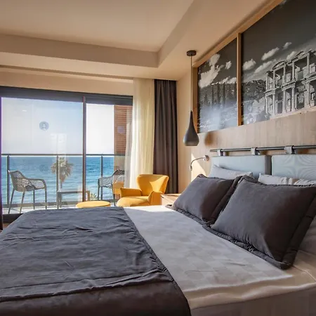 Maia Luxury &