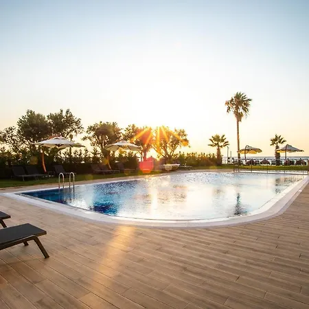 Maia Luxury & Hotel