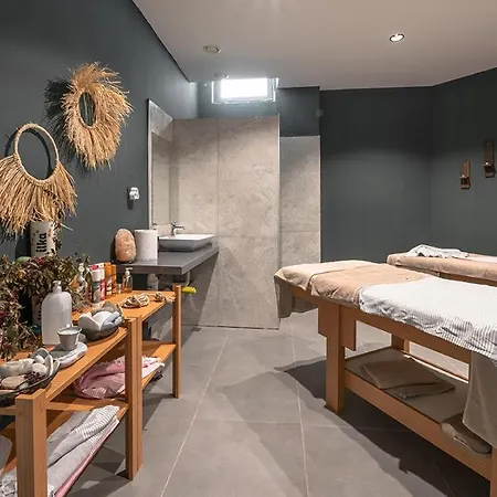 Maia Luxury & Hotel