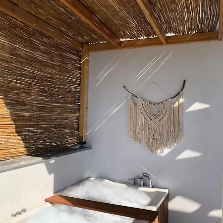 Maia Luxury &