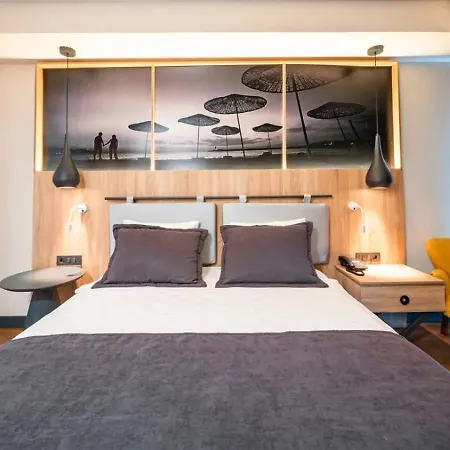 Maia Luxury &