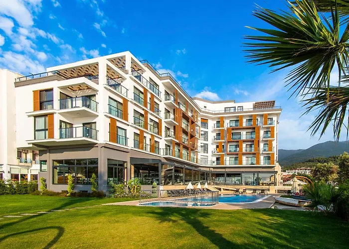 Maia Luxury & فندق 4*