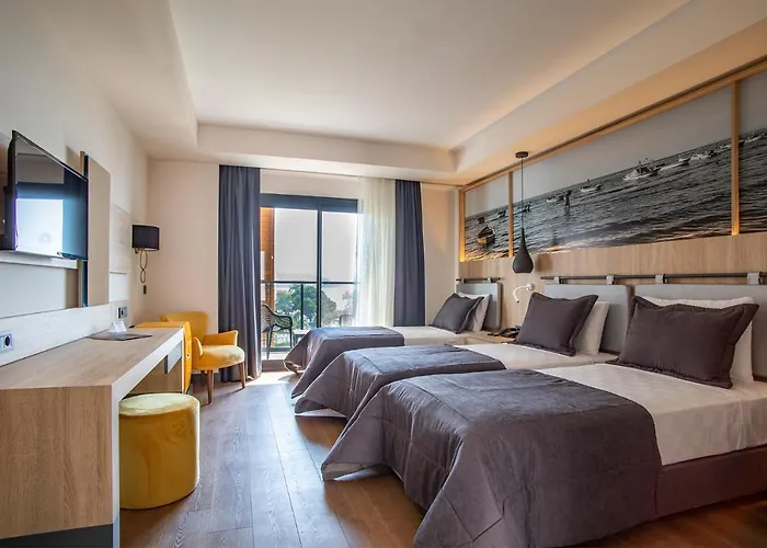Maia Luxury & فندق 4*