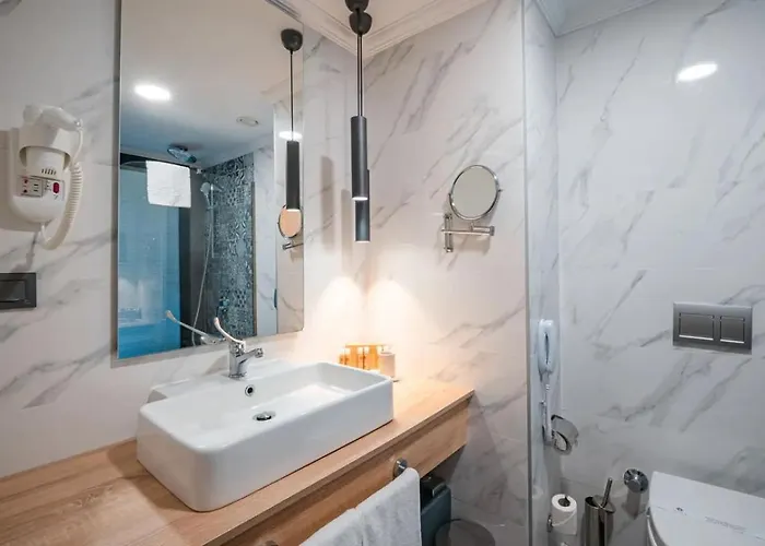 فندق Maia Luxury &