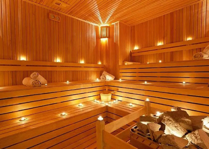 Maia Luxury & 4*