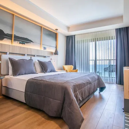 Maia Luxury & Отель Гюзельчамли