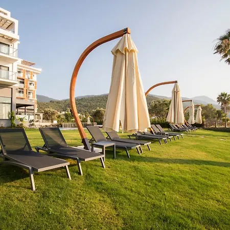 Отель Maia Luxury & 4*