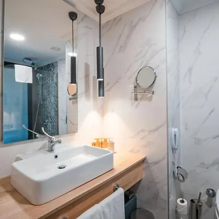 Szálloda Maia Luxury &