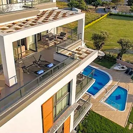 Maia Luxury & Hotel 4*
